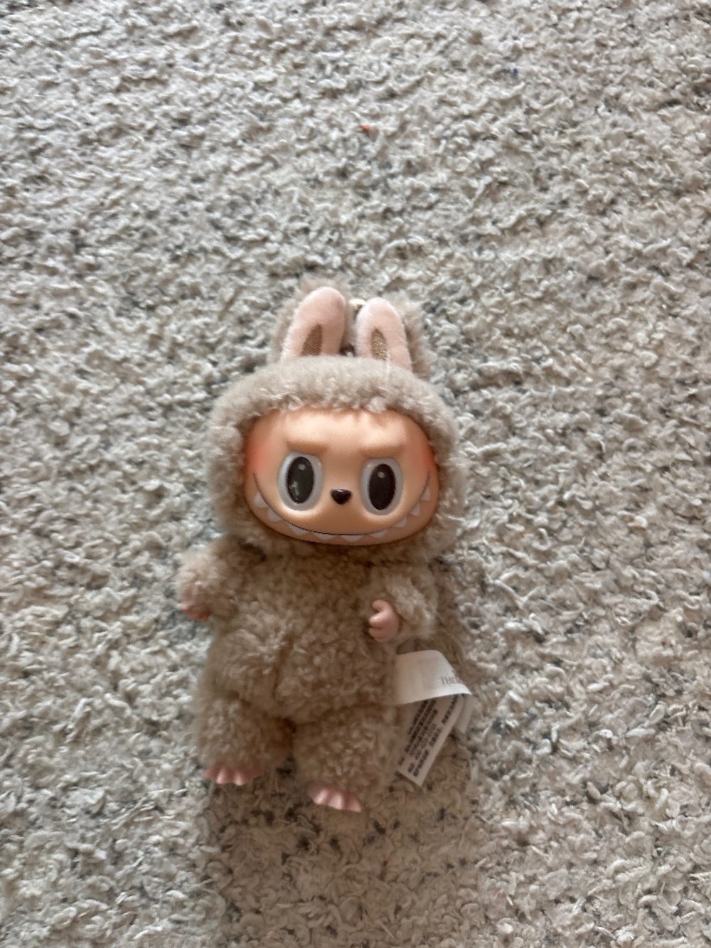 Labubu - Picture 2 of 2